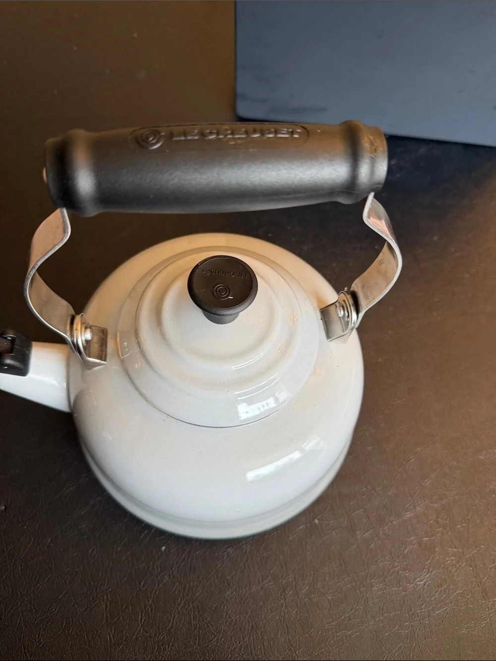 Le cruset Classic White Whistling Tea Kettle with Black Handle